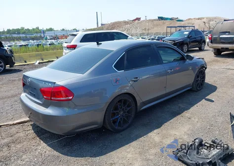 2012 Volkswagen Passat 2.5L Se z USA, uszkodzony, nr VIN 1VWBP7A31CC044952